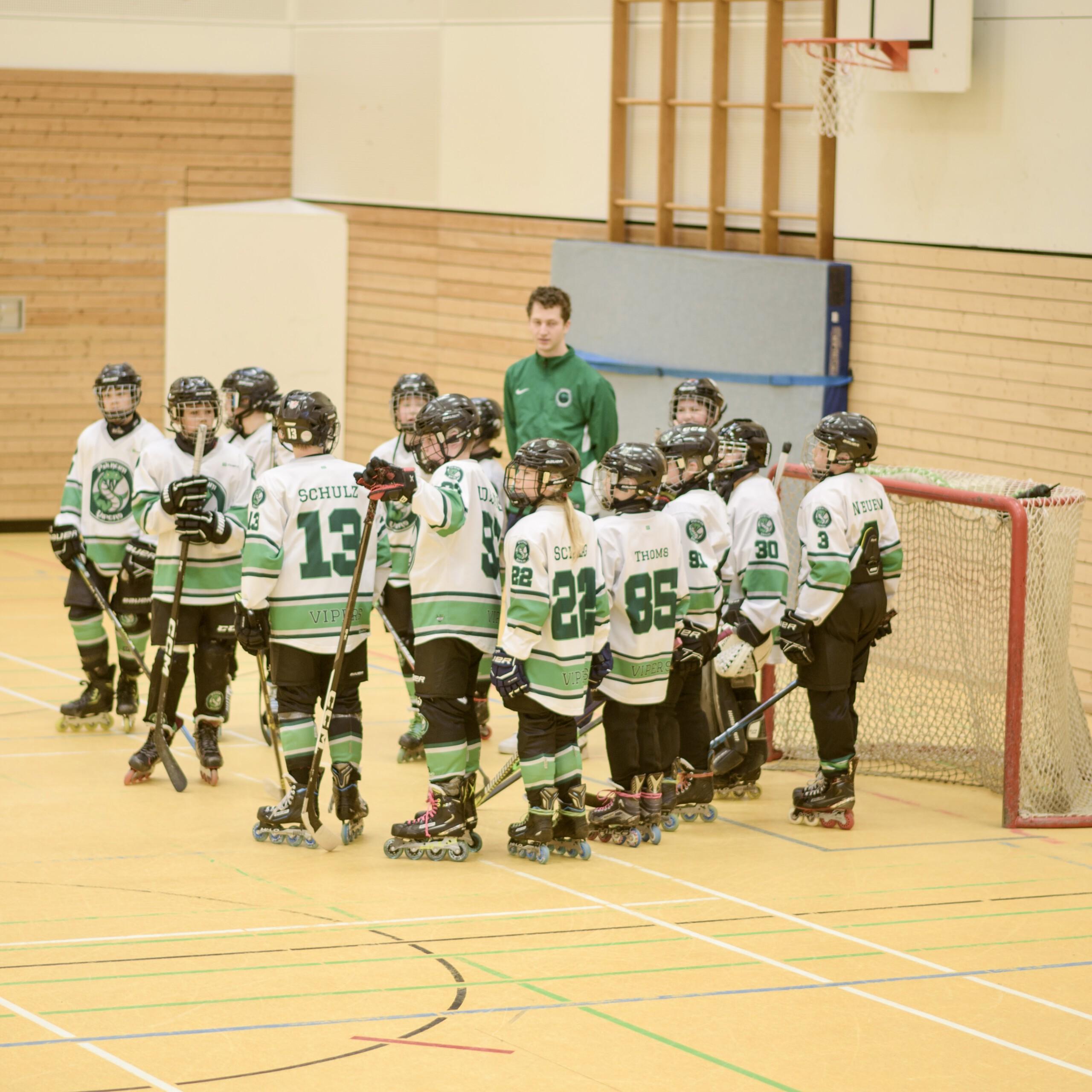 Auswärtspunkt für die Pulheim Vipers Schüler – knappe 13:14 Niederlage im Penaltyschießen gegen die Hilden Flames