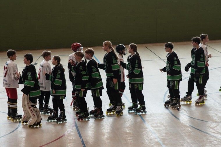 Erstes Heimspiel nach langer Zeit und gleich ein Derby gegen die Rheinos von HC Köln West
